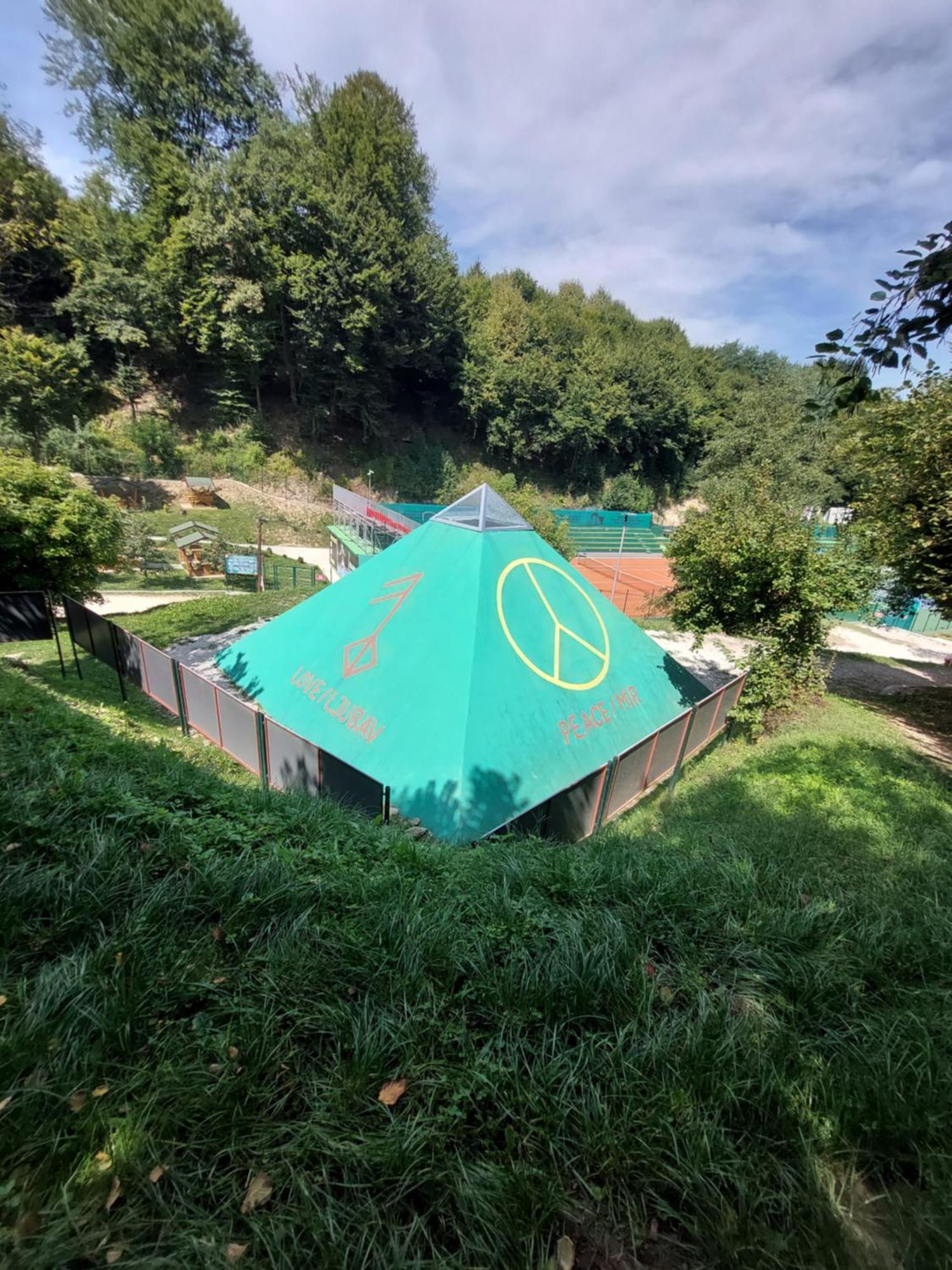 L'Appartement De La Pyramide Du Soleil Visoko Buitenkant foto
